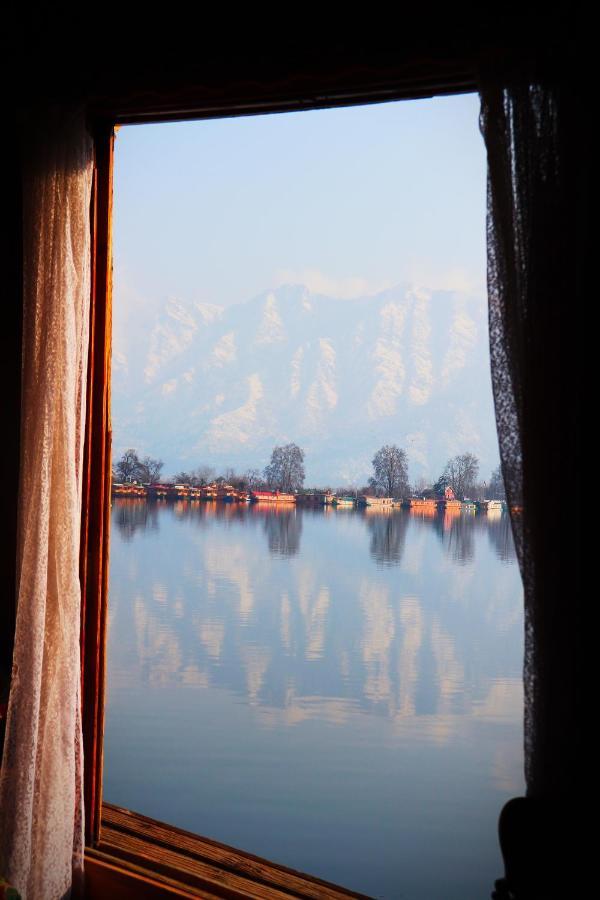 Hotel Wangnoo Heritage Houseboats Srīnagar Exteriér fotografie